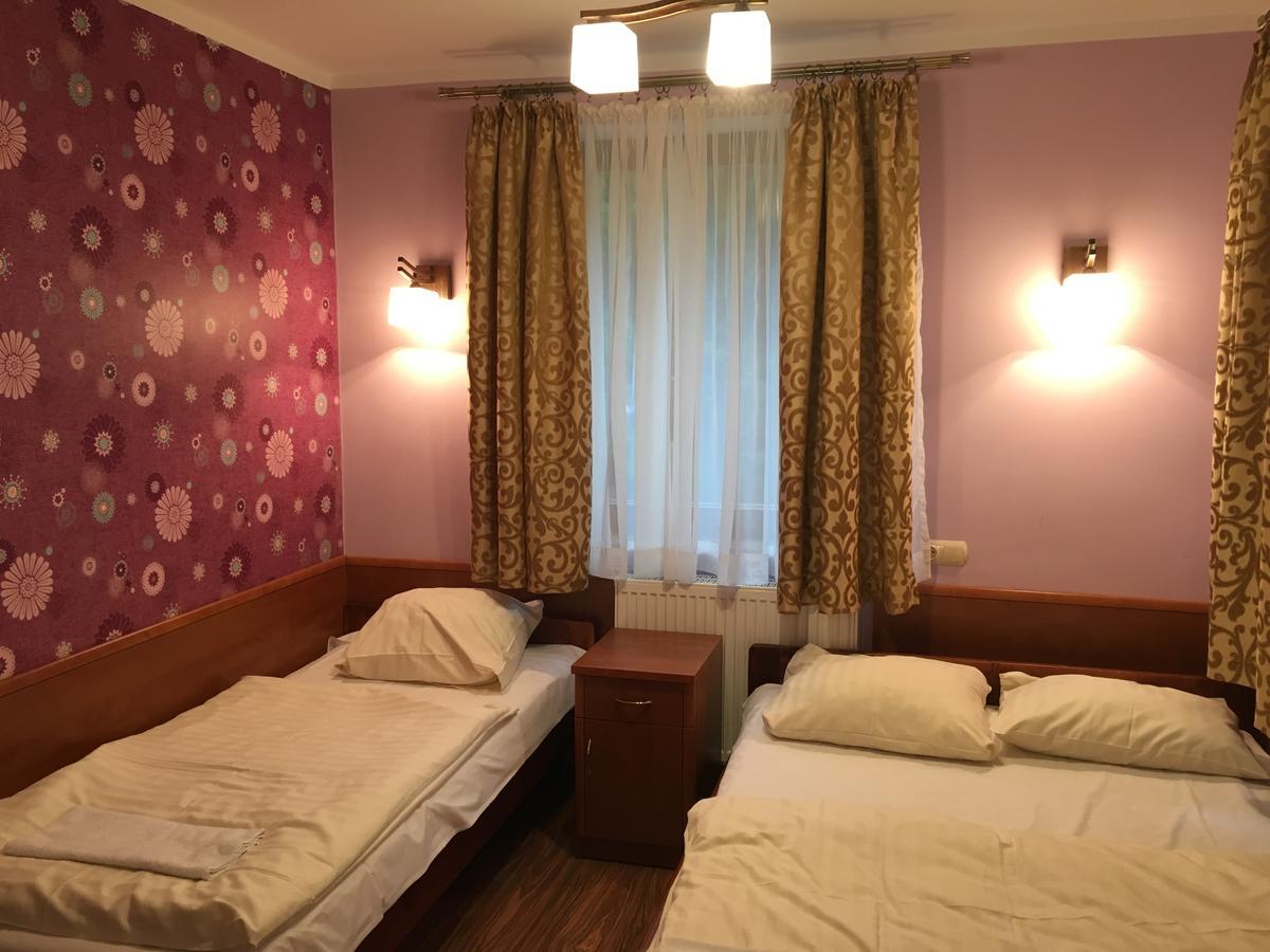 Gosciniec Kukle Bed and Breakfast Exteriör bild