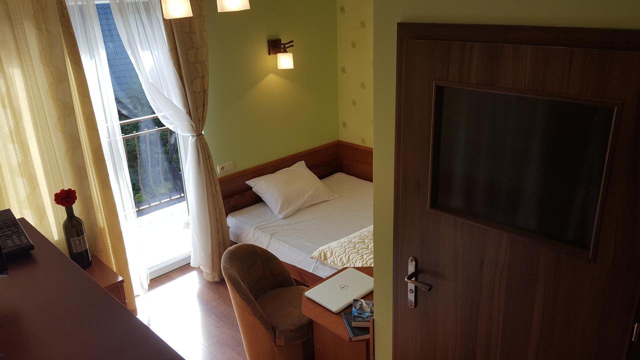 Gosciniec Kukle Bed and Breakfast Exteriör bild
